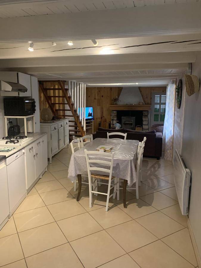 Location de vacances pour 5 personnes, avec vue et jardin à Vebron