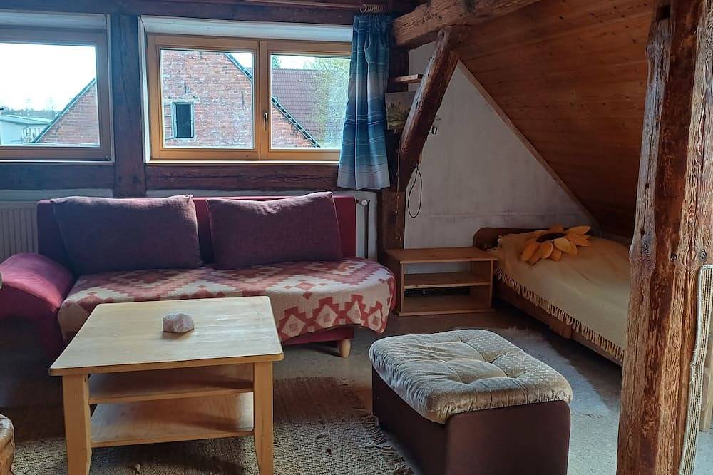 Ganze Wohnung, Platz zum Sein: Ferienwohnung in winzigem Dorf - Haustiere willkommen in Schapow, Nordwestuckermark