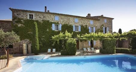 Hôtel pour 2 personnes, avec piscine et jardin à Valaurie