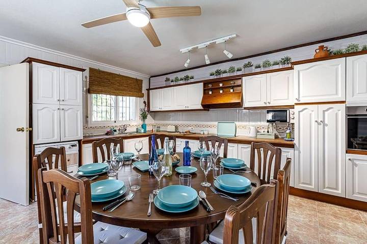 Casa rural para 10 personas, con Jacuzzi y Terraza además de Jardín y Piscina en Pilar de la Horadada - 3