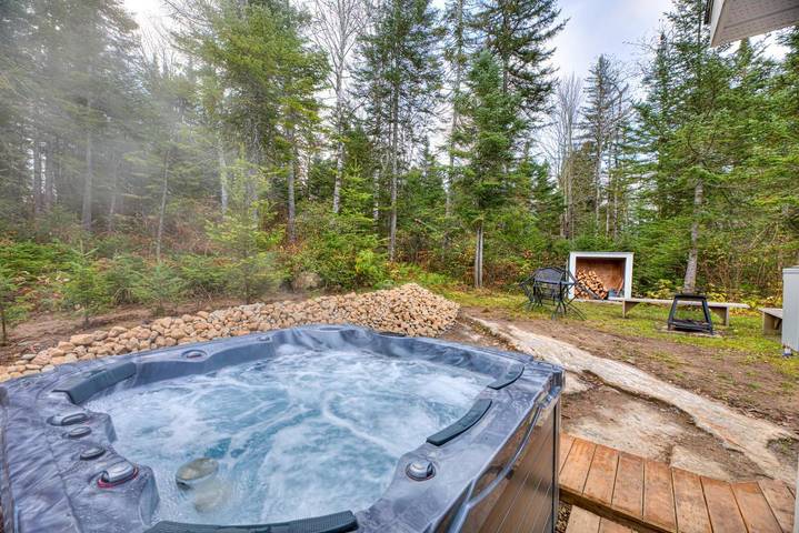 Gîte pour 6 personnes, avec jacuzzi et jardin dans Saint Donat De Montcalm
