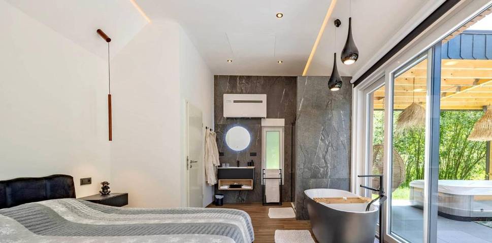 Gîte pour 2 personnes, avec Jacuzzi et Terrasse ainsi que Jardin et Vue dans Bellevaux-Ligneuville - 2