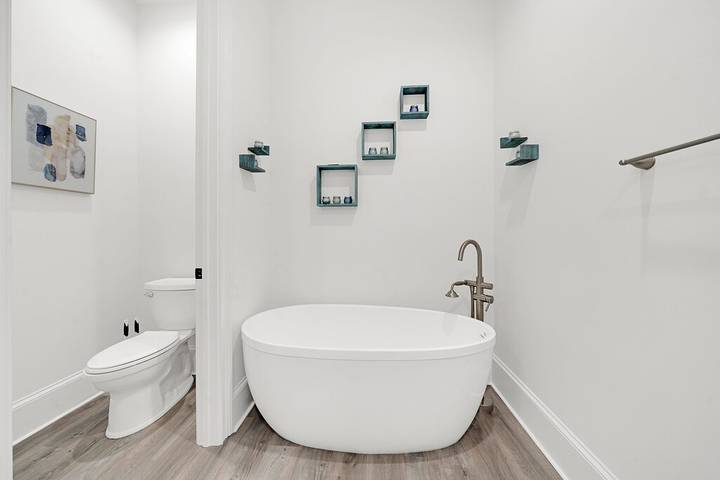 Vacation home for 20 people, with balcony and yard, with pets in Destin