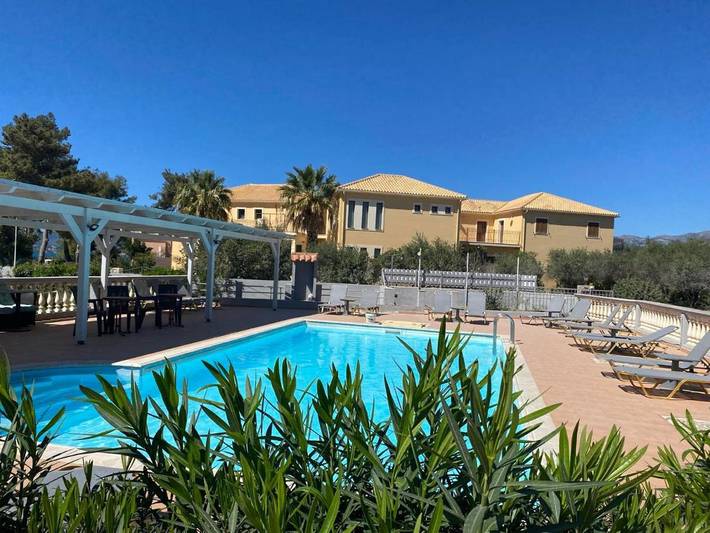 Holiday apartment for 4 people, with garden and pool as well as view, child-friendly in Lassi