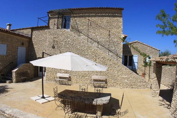 Villa pour 5 personnes, avec Balcon et Terrasse ainsi que Jacuzzi et Jardin à Gordes