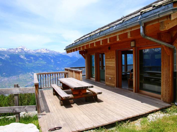 Vakantiewoning voor 16 personen, with Balkon and Whirlpool as well as Terras and Tuin in Veysonnaz