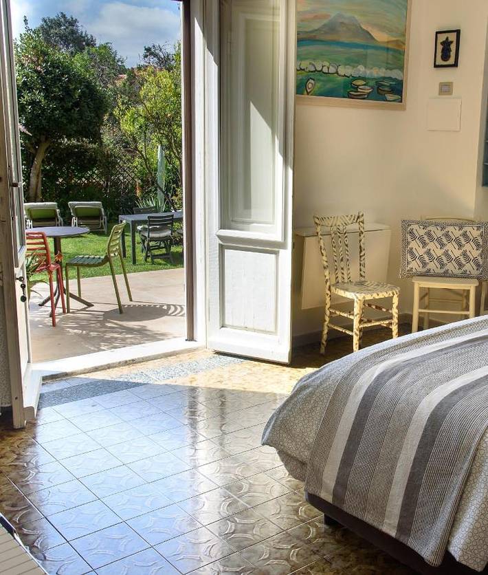 Chambre d’hôte pour 4 personnes, avec jardin et vue dans La Maddalena