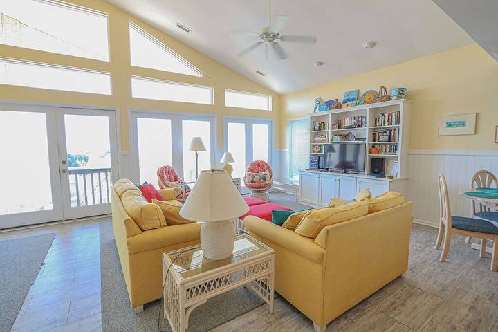 Vacation house for 10 people, with balcony in Holden Beach