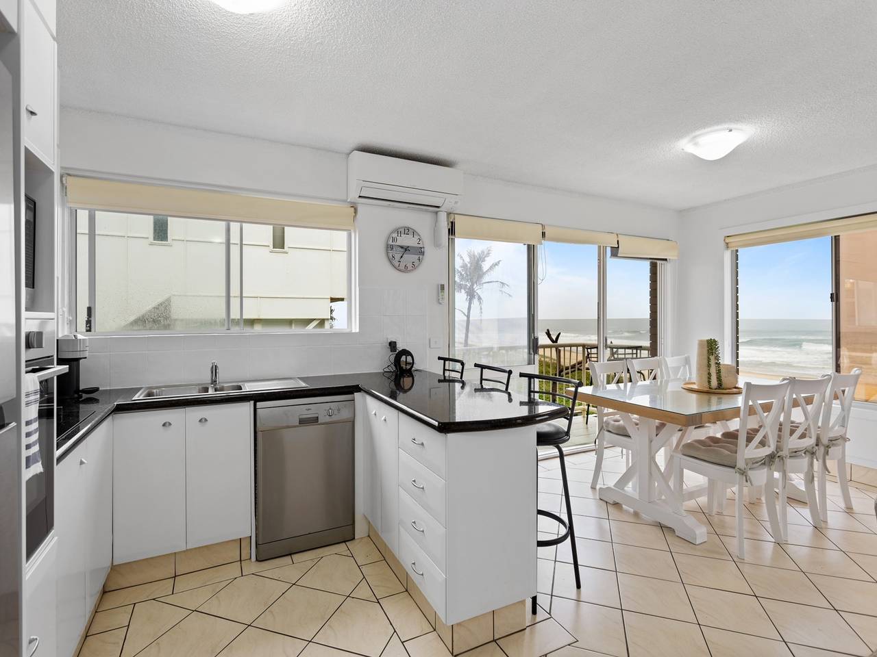Apartamento entero, Despierta con las olas en una espaciosa unidad de 3 dormitorios frente al mar in Queensland