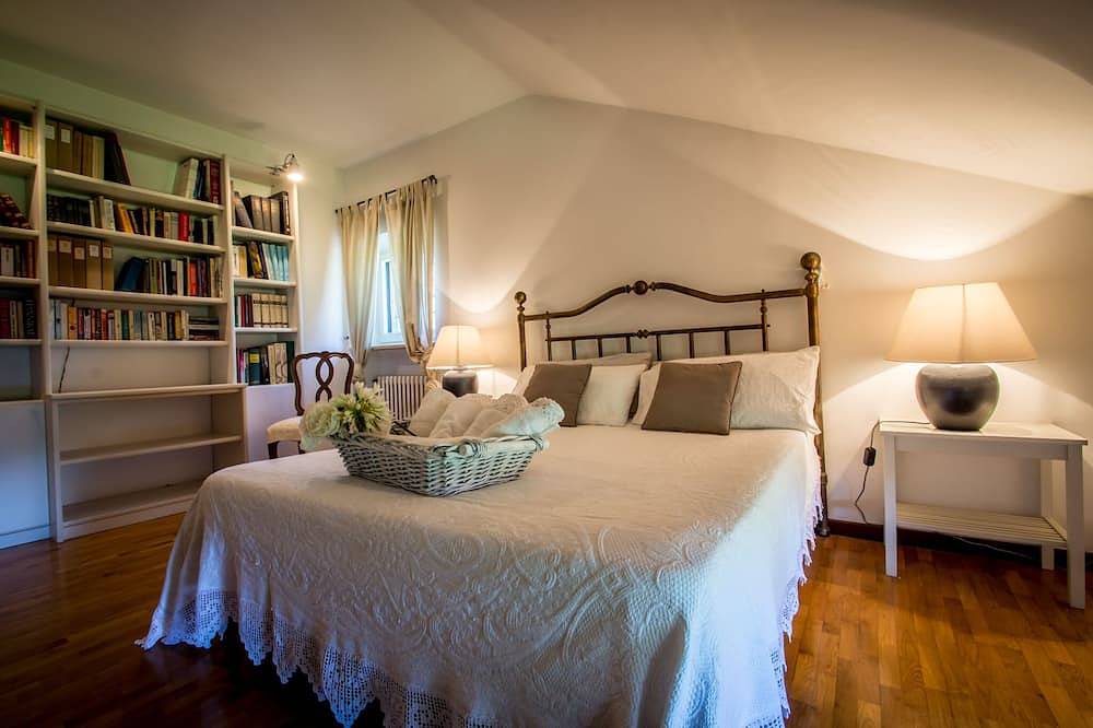 Erstaunlich Lage direkt am Strand, direkter Zugang zum See, Privatstrand, in der Nähe von Rom in Bracciano, Braccianosee
