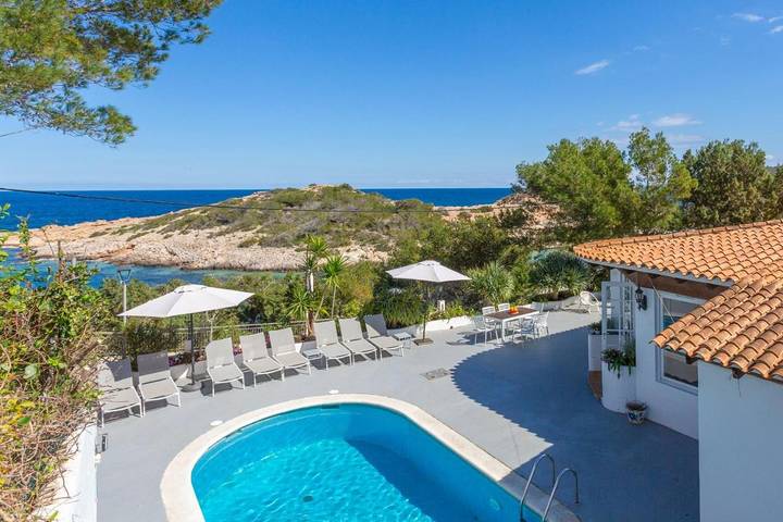 Location de vacances pour 4 personnes, avec piscine ainsi que vue et jardin dans Portinatx - 2