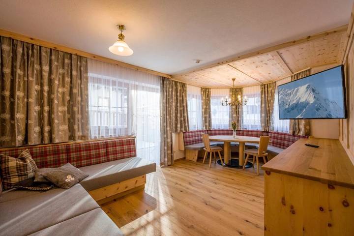 Vakantieappartement voor 7 personen, with uitzicht and tuin as well as sauna, met huisdier in Mayrhofen