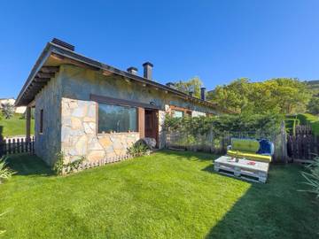 Gîte pour 6 personnes, avec jardin et vue à Sainte-Léocadie
