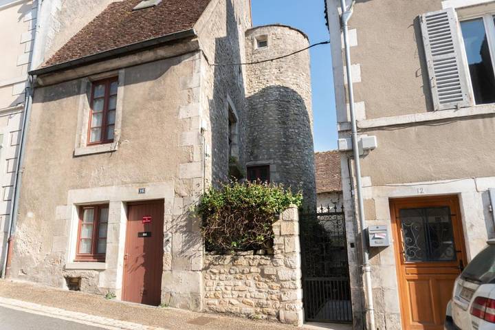 Gîte pour 3 personnes, avec terrasse à La Charité-sur-Loire - 2