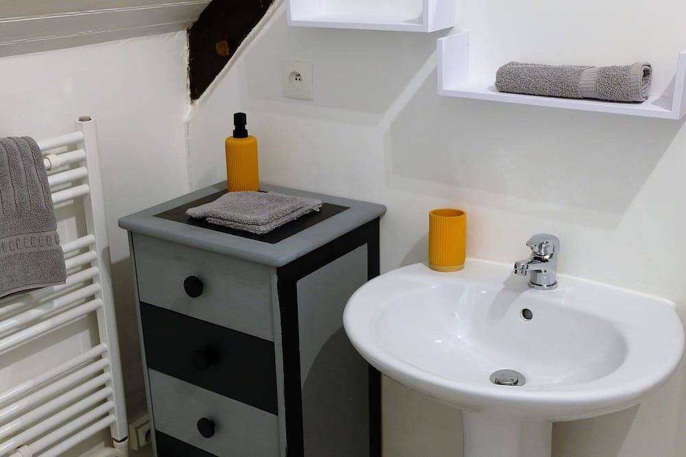La Petite Quinoise, Cosy au calme avec parking, proche St Malo, Mont St Michel in Plouër-sur-Rance, Région de Dinan