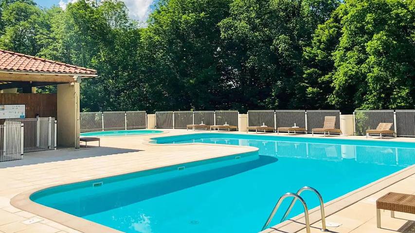 Location de vacances pour 10 personnes, avec piscine et jardin, animaux acceptés à Lacapelle-Marival - 4