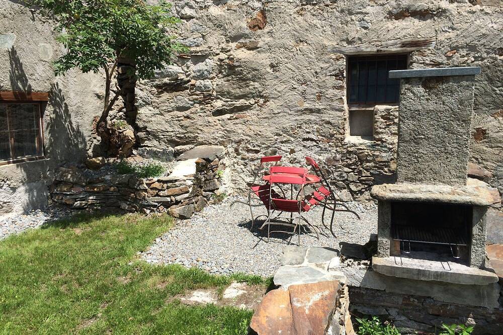 Ferienhaus sonnig und rustikal, in Val Poschiavo, nahe Engadin in Poschiavo, Livigno Alpen