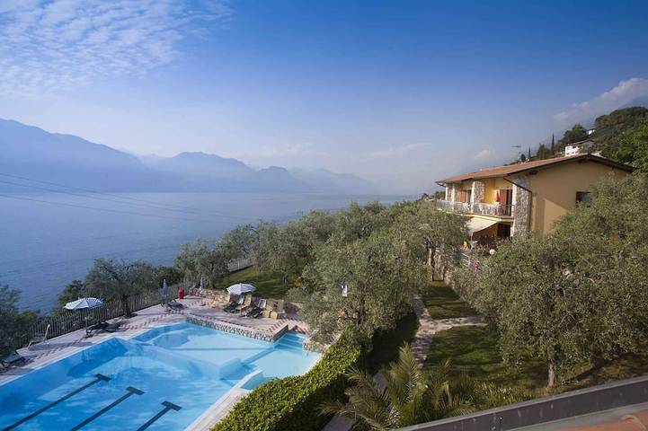 Ferienwohnung für 4 Personen, mit Pool und Balkon, mit Haustier