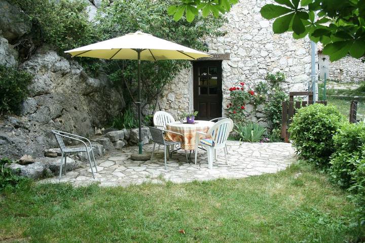 Gîte pour 4 personnes, avec jardin et vue dans le Var - 3