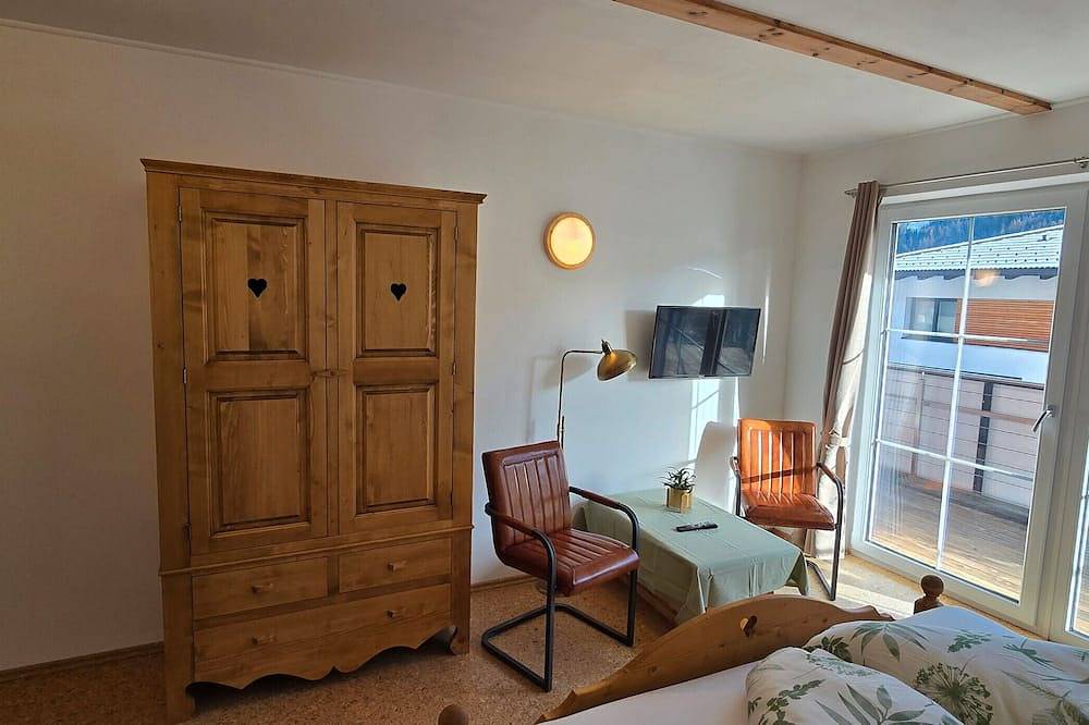 Bed and Breakfast 'Glückauf' with Mountain View, Shared Terrace and Wi-Fi in Kaunergrat, Wenns