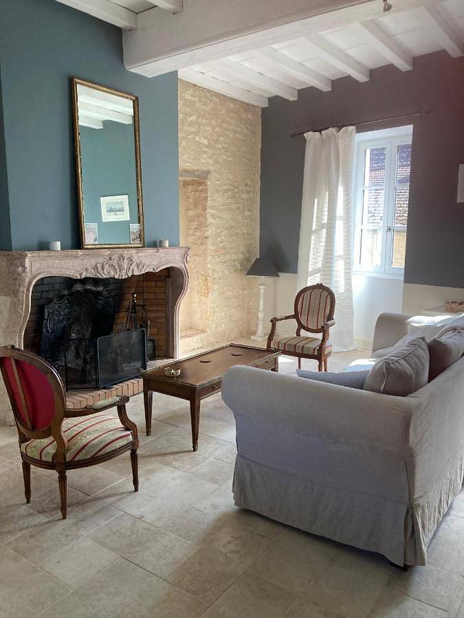 Location de vacances pour 2 personnes, avec terrasse ainsi que vue et piscine à Meursault - 3