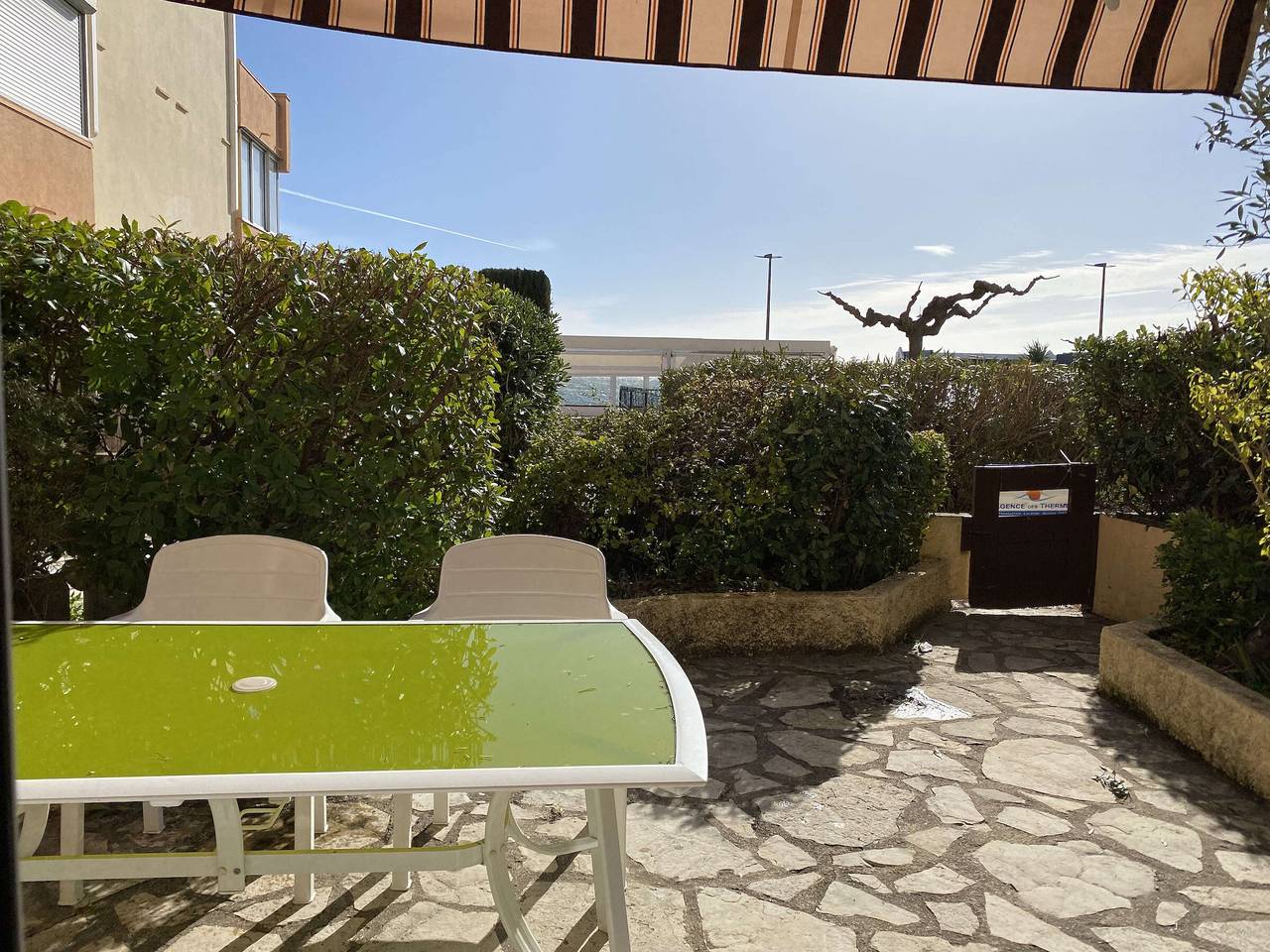 Apartamento entero, Hermoso Apartamento T2 con Terraza Privada, a Pasos del Estanque de Thau y con Wifi in Balaruc-les-Bains, Costa mediterránea (Francia)