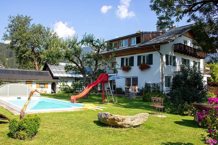 Ferienwohnung für 4 Personen, mit Garten und Pool in Gosau
