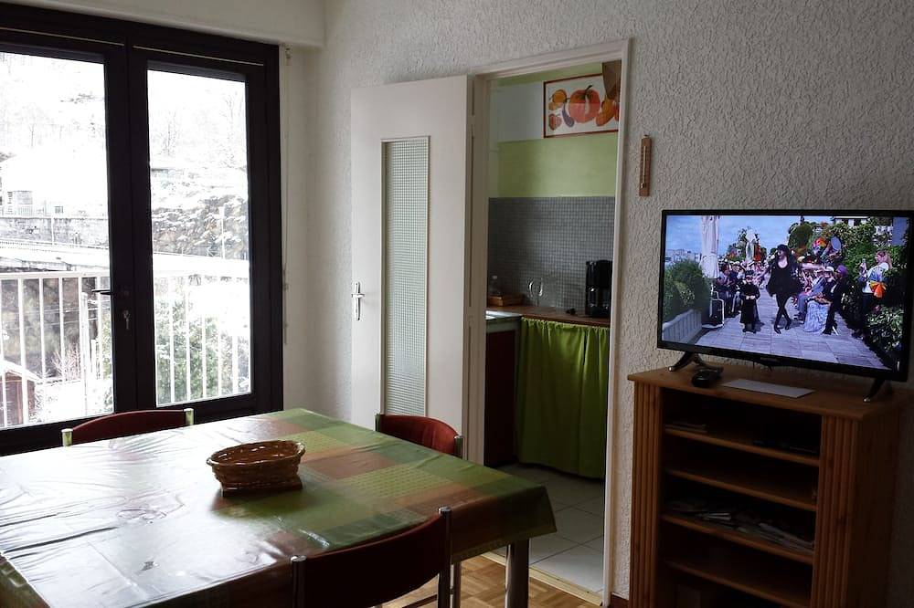 Appartement entier, Appartement pour curistes ou vacanciers près du centre thermal et des stations in Ax-les-Thermes, Pyrénées