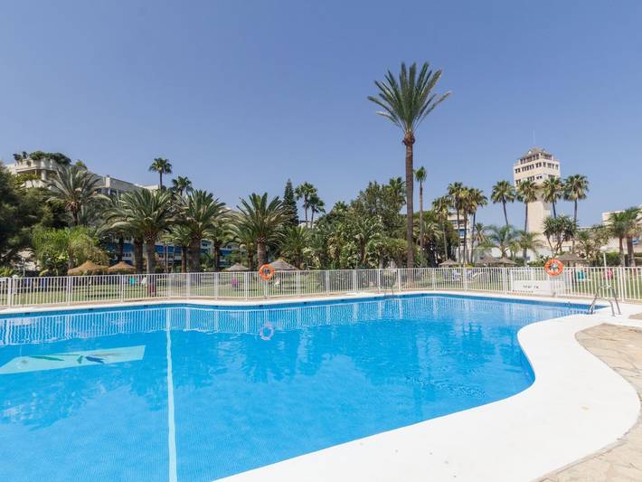 Apartamento para 3 personas, con piscina para niños y terraza además de piscina y jardín en La Colina Torremolinos