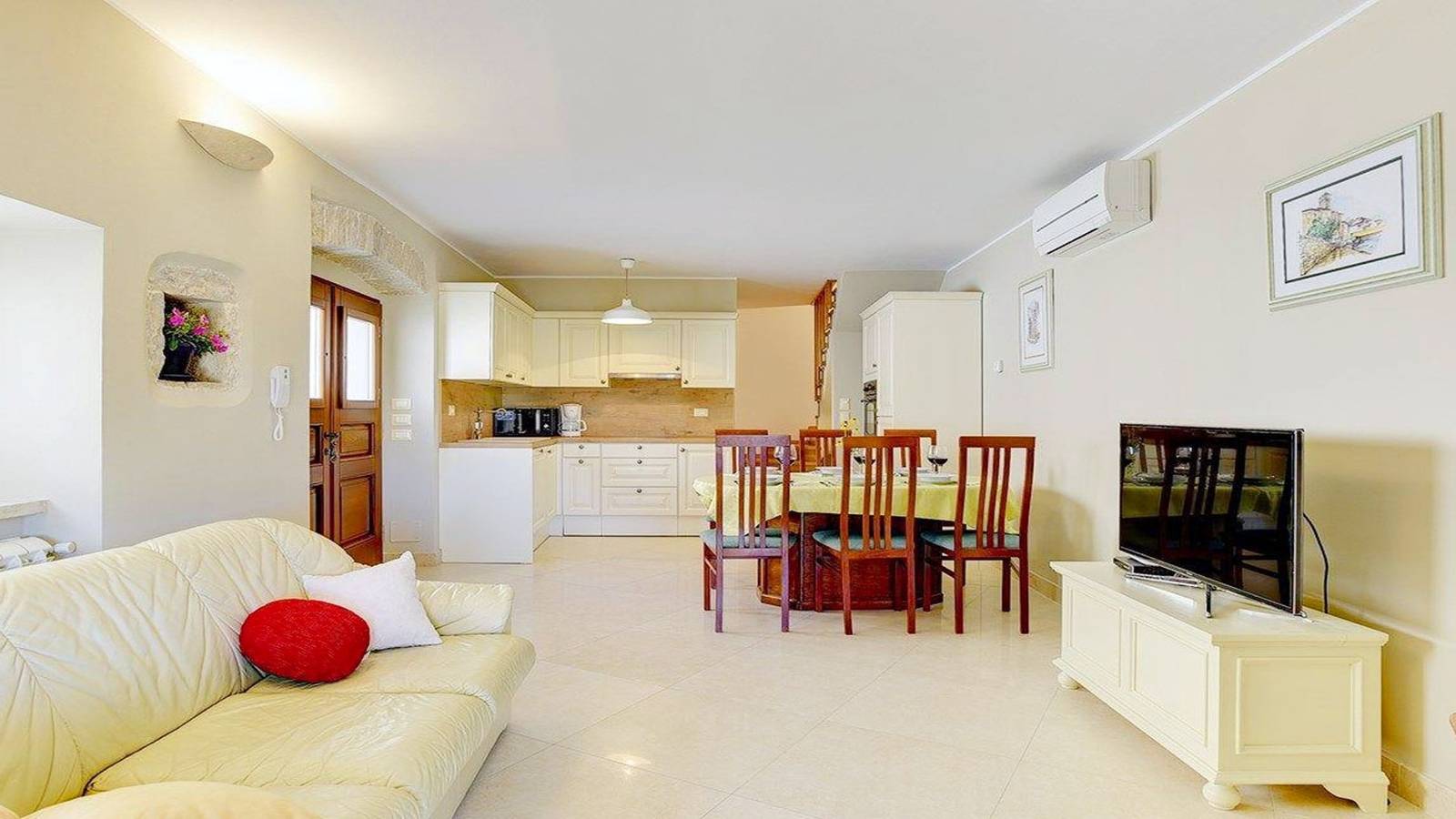 Charming Villa Beram with a pool in Beram, Pazin