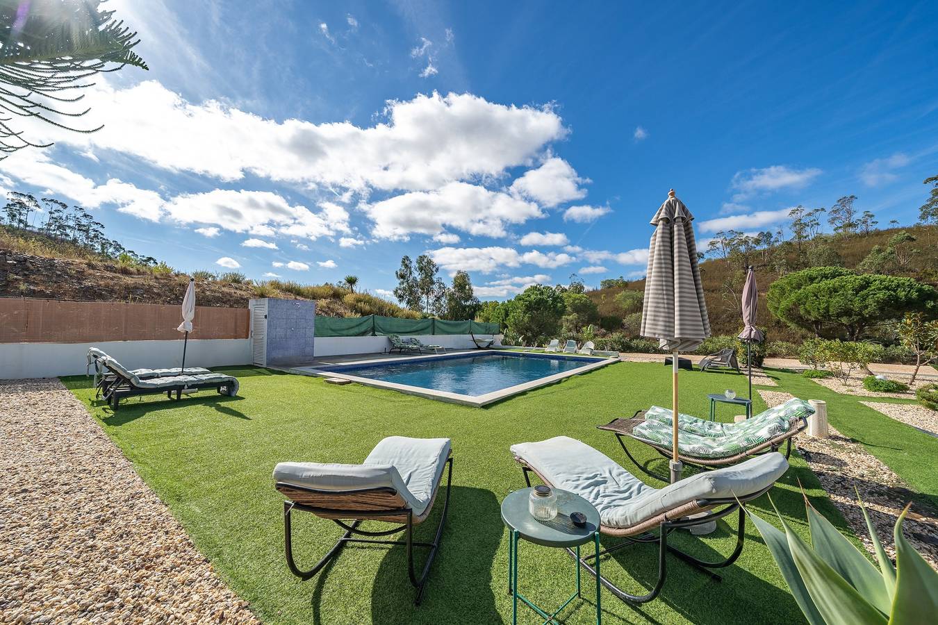 Villa 'Atitudo Nature' com Vista para a Montanha, Wi-Fi e Ar Condicionado in Mexilhoeira Grande, Distrito de Faro