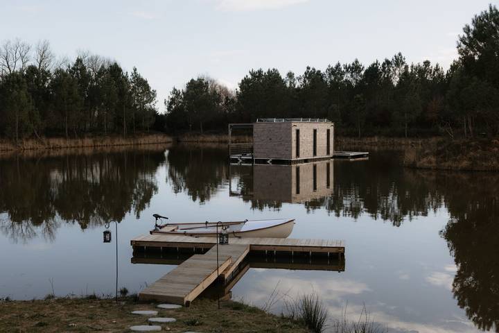 Boot für 4 Personen, mit Seeblick und Terrasse in Frankreich