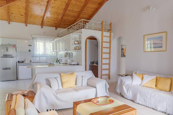 Ferienhaus für 7 Personen, mit Balkon und Garten in Kalamaki