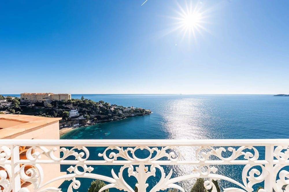 Entire apartment, Dreaming 2-beds Apartment With Panoramic Sea View in Cap-d'Ail, Nice region