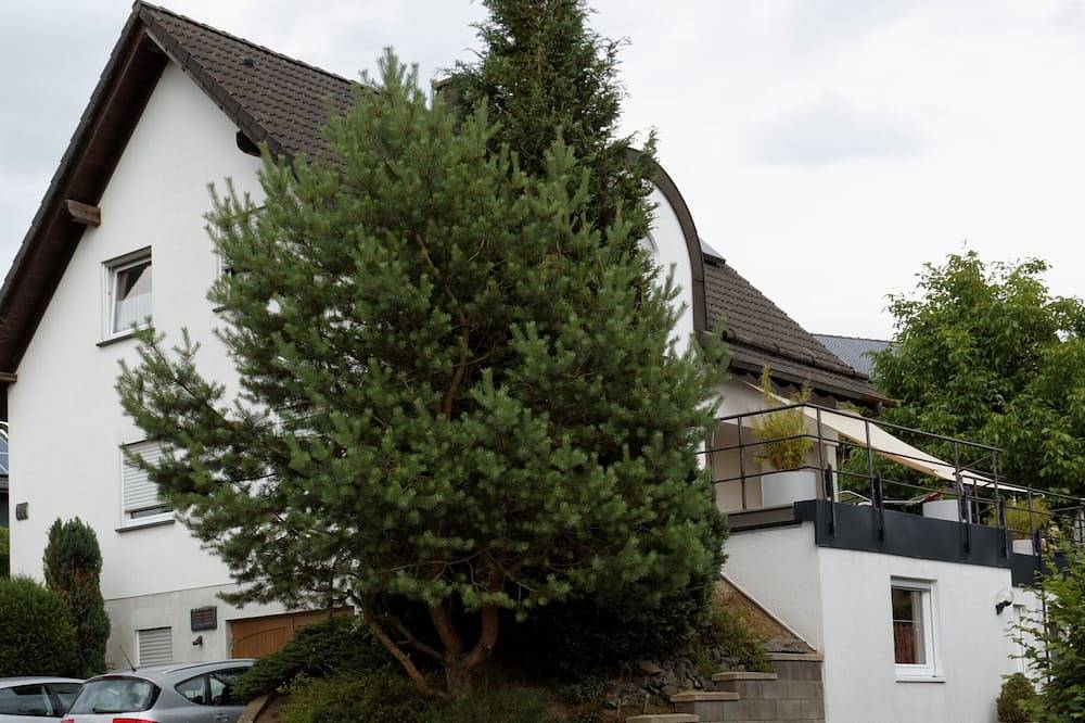 Ganze Wohnung, Helle, gemütliche Wohnung zwischen Nürburgring und Mosel, Natur nah gelegen in Ulmen, Cochem-Zell