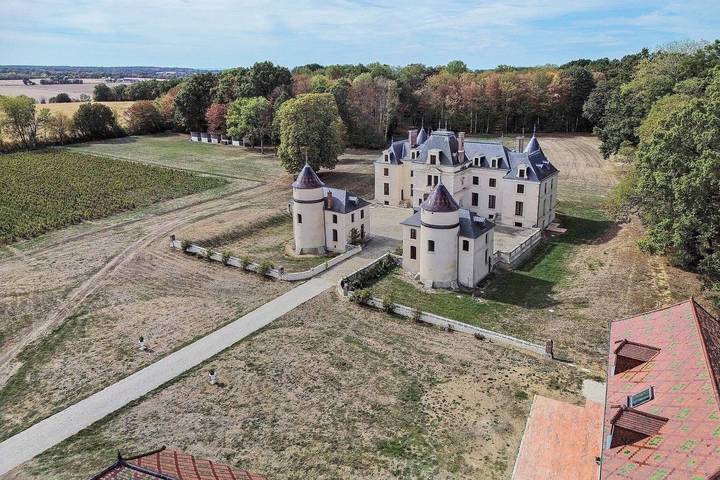 Bed & Breakfast „Chambre Chasserie 6-Grange Arthuis“ mit WLAN und Klimaanlage in Lavau, Loire-Tal