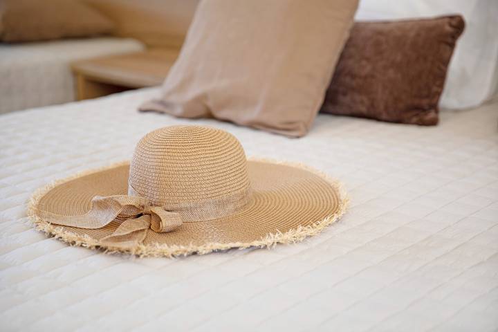 Entire apartment, Holiday Apartment "Tropical Studio 2" with Shared Garden, A/C & Wi-Fi in Katastari, Alykes