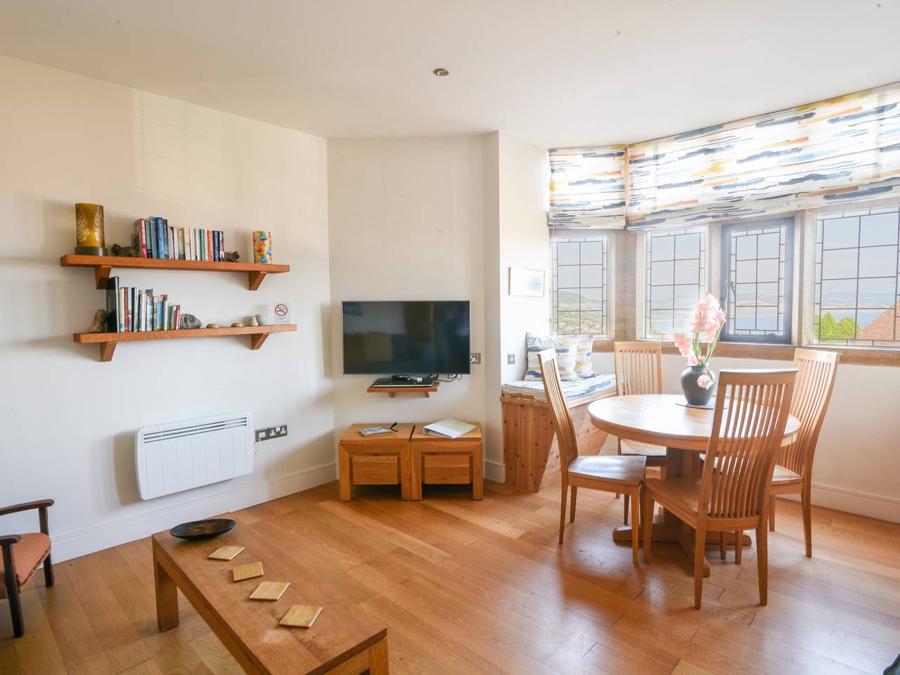 Entire apartment, 3 Coram Tower in Lyme Regis, Dorset