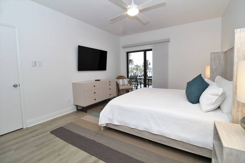 Ganze Wohnung, Shipwatch Riverside E204- Bay Side, Küsteneinheit mit privatem Zugang zum Strand! in Perdido Key, Escambia County