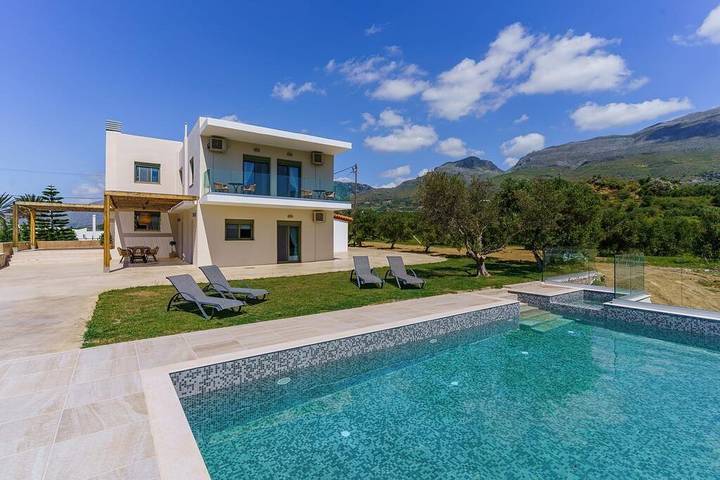 Ferienhaus für 12 Personen, mit Pool und Garten in Plakias - 2