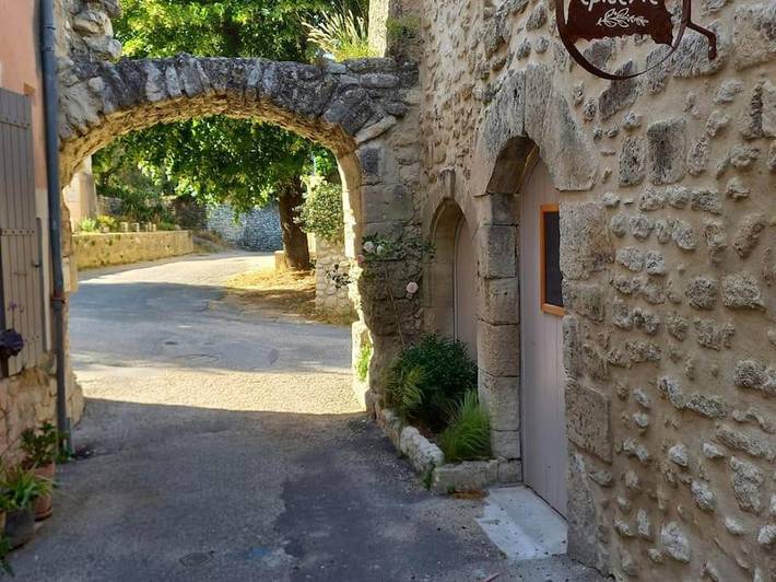 Gîte pour 4 personnes, avec jardin et terrasse à Saint-Restitut - 4
