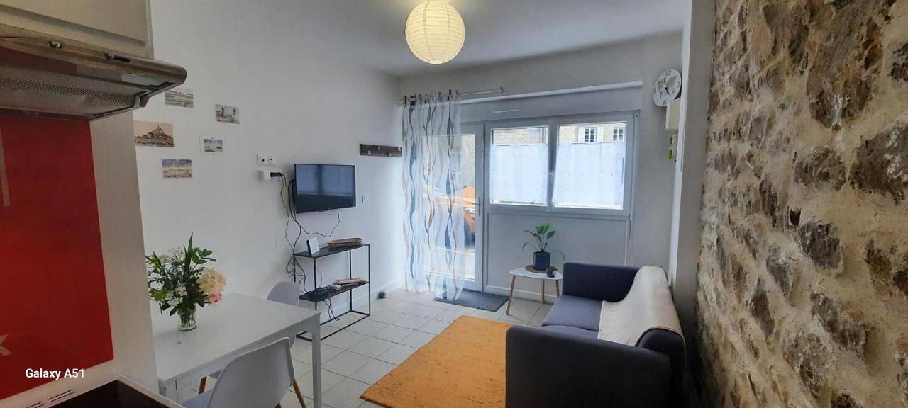 Appartement entier, One-Bedroom Apartment in Avranches, Baie du Mont-Saint-Michel