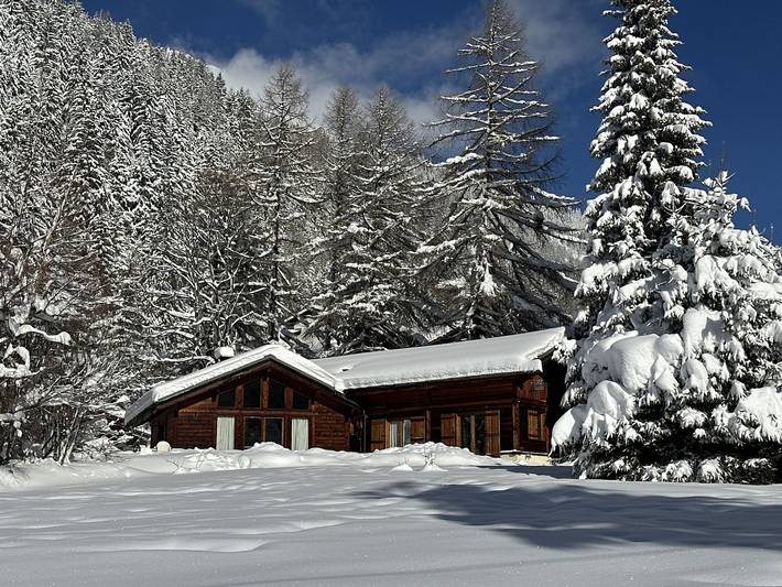 Location de vacances pour 8 personnes, avec balcon et jardin dans Gare de Montroc-le-Planet
