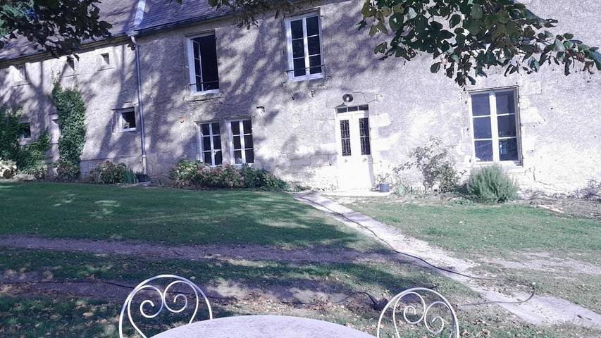 Gîte pour 2 personnes, avec piscine et vue dans Parigny-les-Vaux - 2