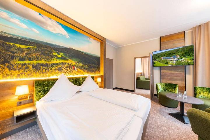 Hotel für 5 Personen, mit Whirlpool und Terrasse sowie Garten und Sauna in Zella-Mehlis