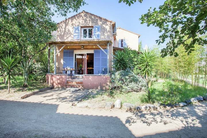 Ferienhaus für 6 Personen, mit Pool und Terrasse sowie Garten, mit Haustier - 1