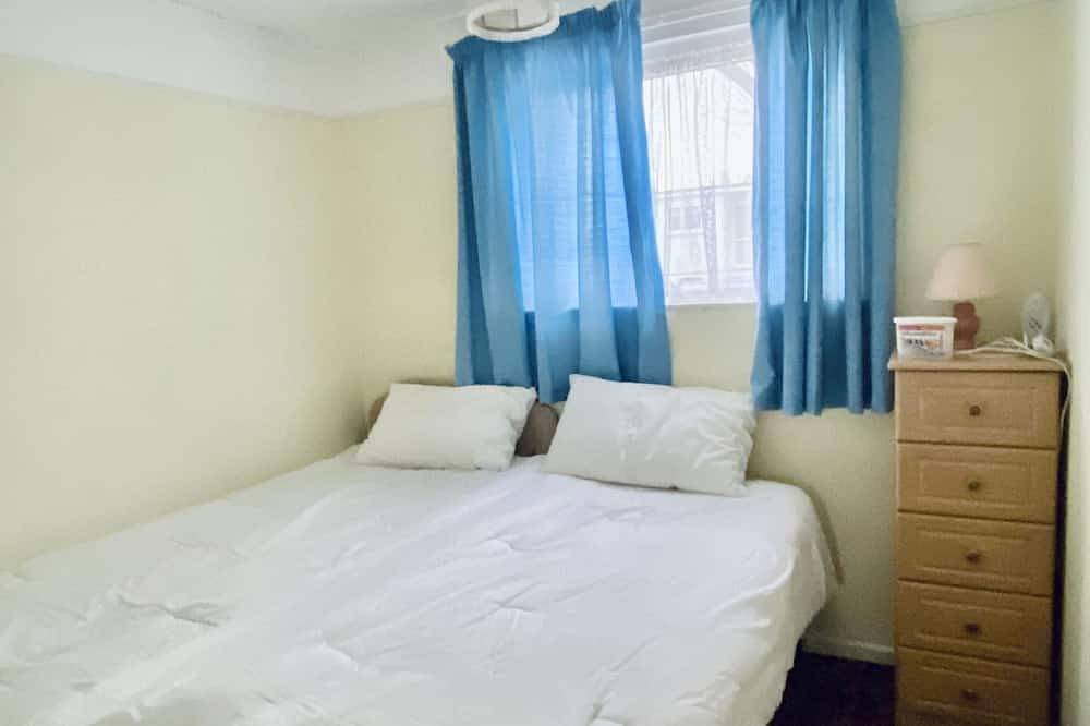 Quiet and Comfy 2 bedroom Holiday Chalet walk to beach, Norfolk family friendly in Hemsby, Great Yarmouth