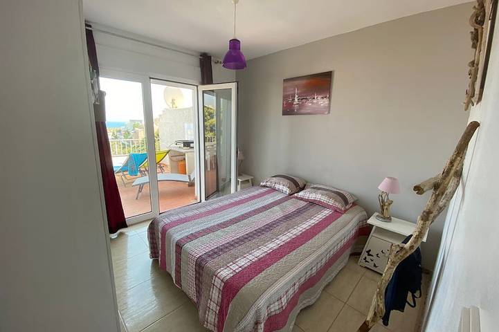 Apartamento entero, Apartamento amplia terraza con vistas al mar y al castillo in Peñíscola, Costa del Azahar