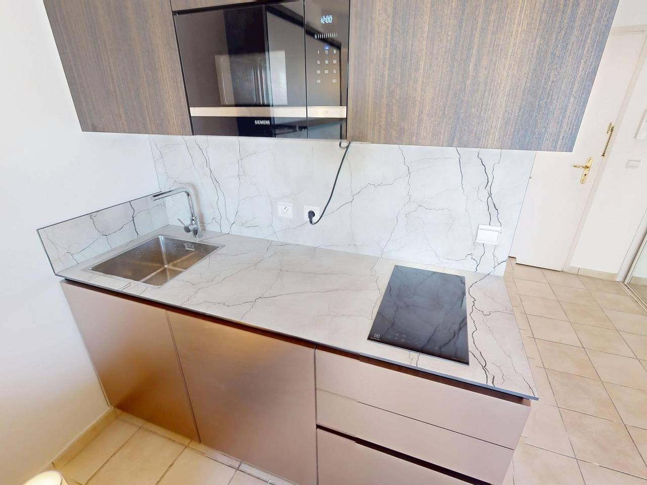 Hel studio-lejlighed, Renovated studio with balcony and garage in central Menton in Menton, Nice og omegn