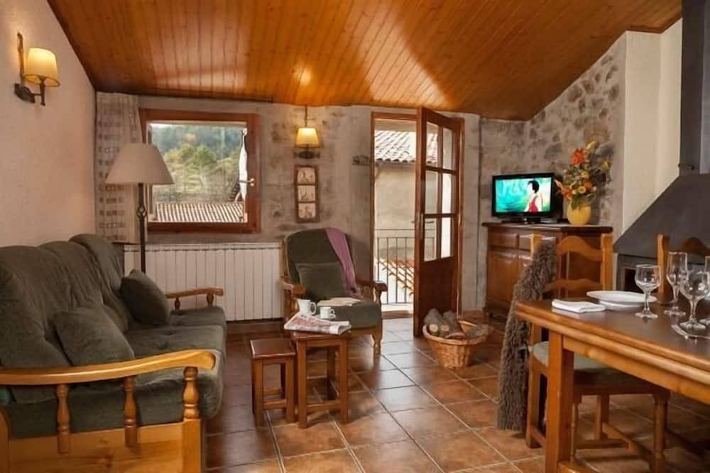 Turismo rural en el Ripollès. Pirineo de Girona. Ideal para familias con niños in San Juan de las Abadesas, Pirineo Catalan